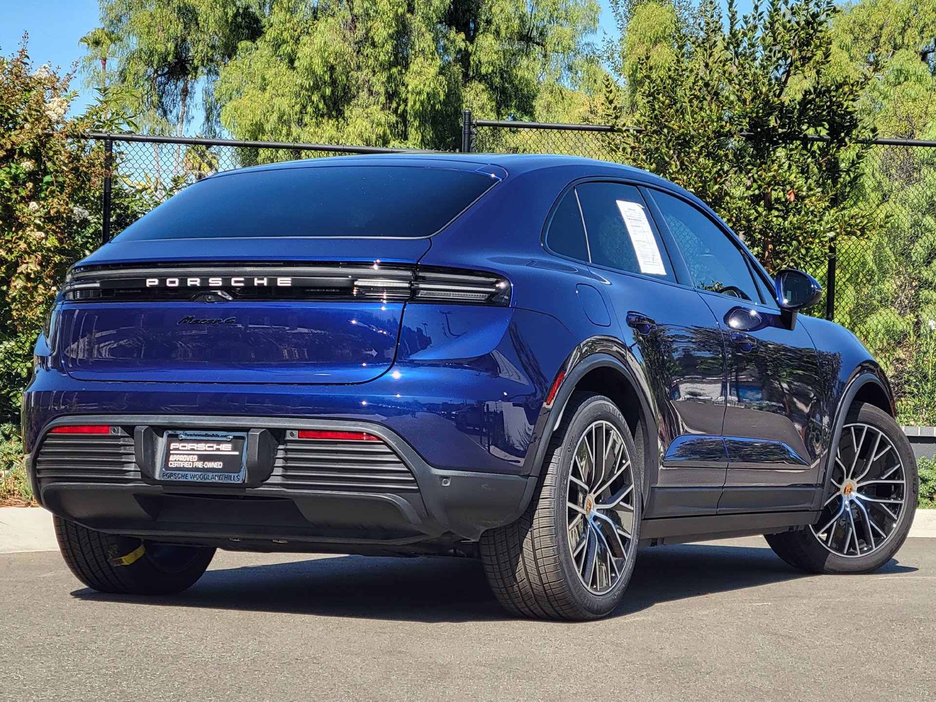 Certified 2024 Porsche Macan 4 Electric AWD/4WD image 7