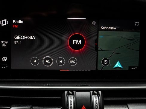 Used 2023 Alfa Romeo Giulia Veloce image 23