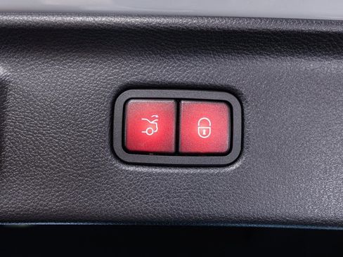 Used 2024 Mercedes-Benz S 63 AMG S w/ Rear Seat Package image 36