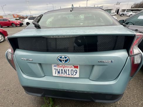 Used 2016 Toyota Prius Three Touring image 5