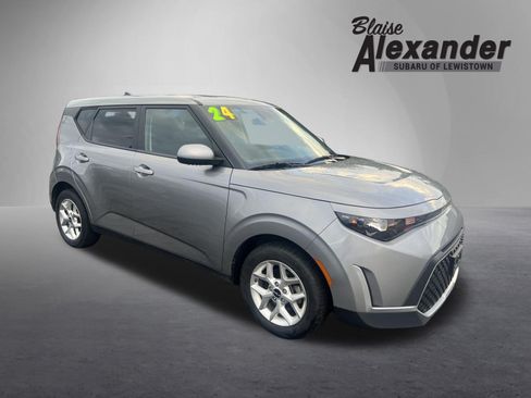 Used 2024 Kia Soul LX w/ Option Group 015 FWD image 1