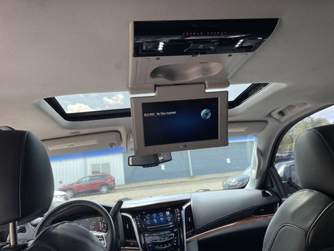Used 2015 Cadillac Escalade Luxury AWD/4WD image 38