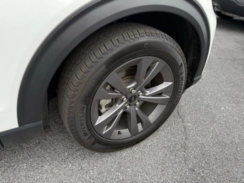 Certified 2023 Ford Explorer XLT w/ Equipment Group 202A image 10