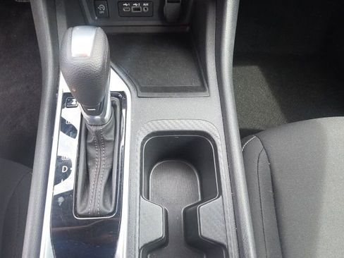 Used 2025 Nissan Sentra SV image 19