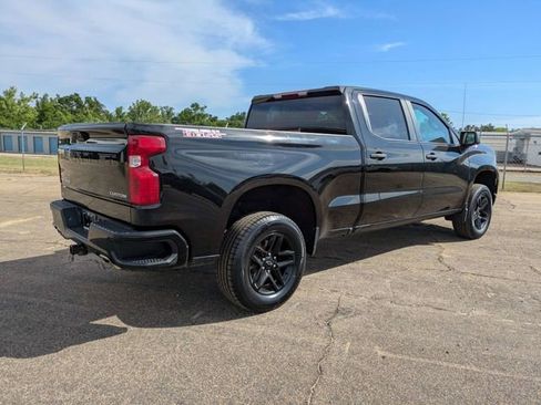 Used 2024 Chevrolet Silverado 1500 Custom Trail Boss AWD/4WD image 4