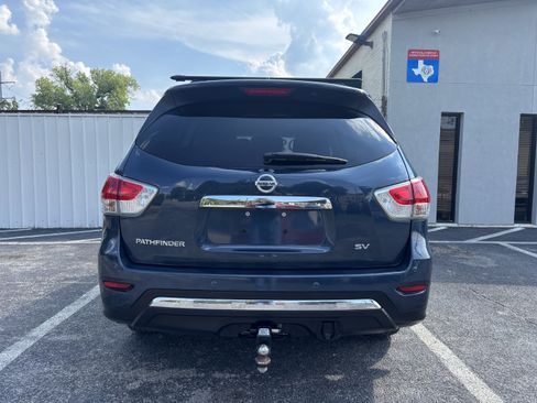 Used 2015 Nissan Pathfinder SV w/ Trailer Tow Package image 7