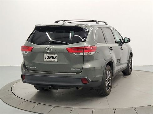 Used 2019 Toyota Highlander XLE image 7