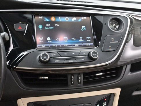 Used 2019 Buick Envision Essence FWD image 18