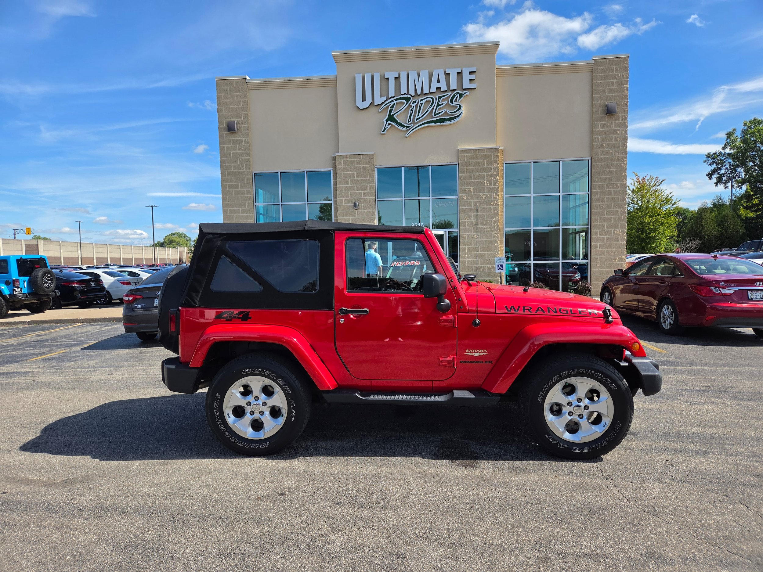 Used 2015 Jeep Wrangler Sahara w/ Connectivity Group AWD/4WD image 1