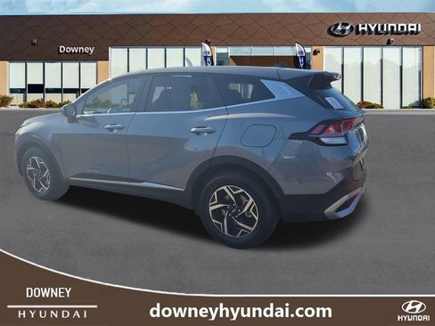 Used 2025 Kia Sportage LX FWD image 3