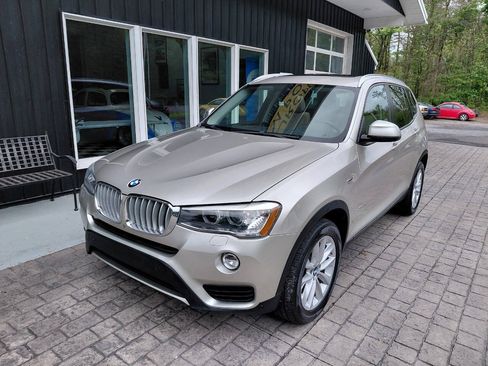 Used 2017 BMW X3 xDrive28i AWD/4WD image 3