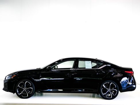 Used 2024 Nissan Altima 2.5 SR FWD image 5