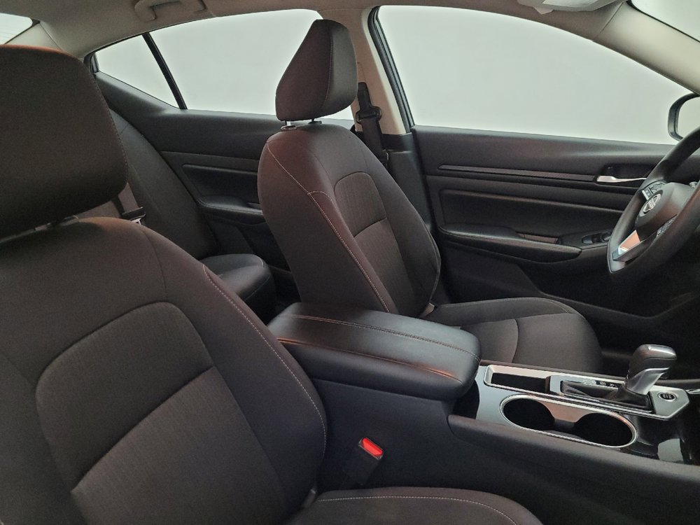Used 2024 Nissan Altima 2.5 SV FWD image 21