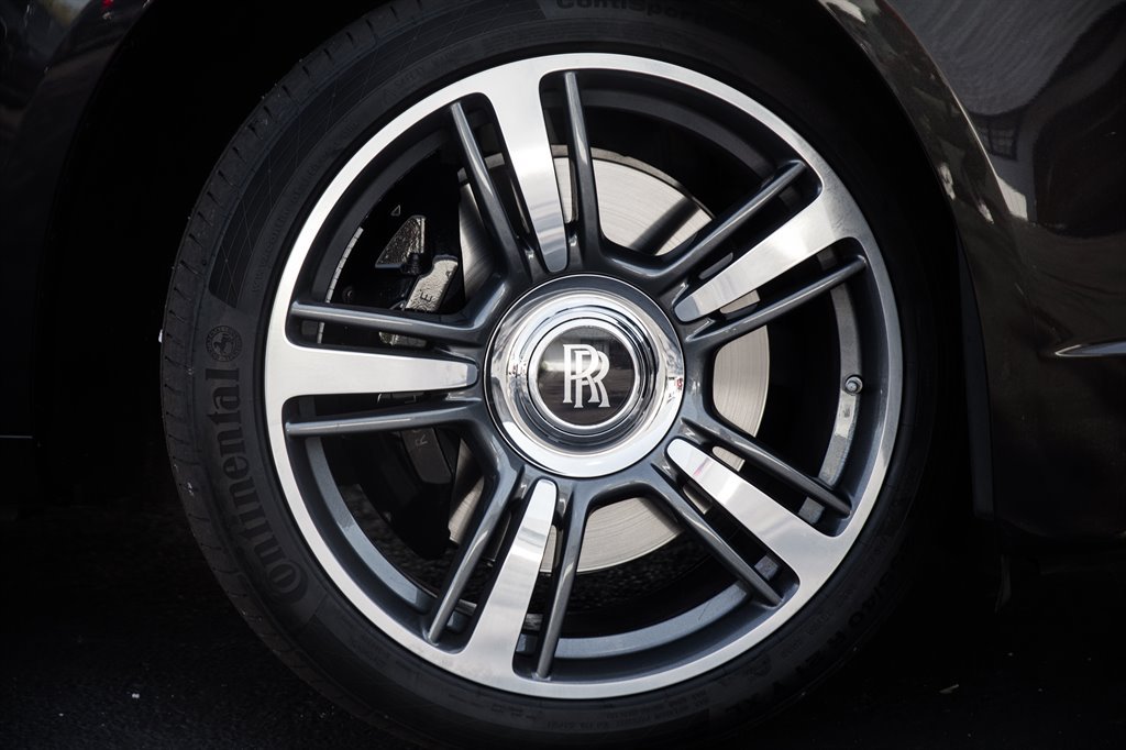 Used 2014 Rolls-Royce Ghost RWD image 16