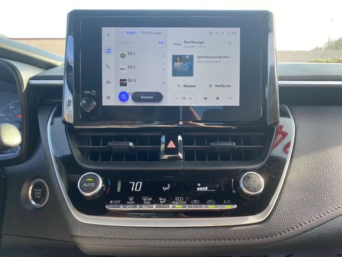 Used 2024 Toyota Corolla SE image 11