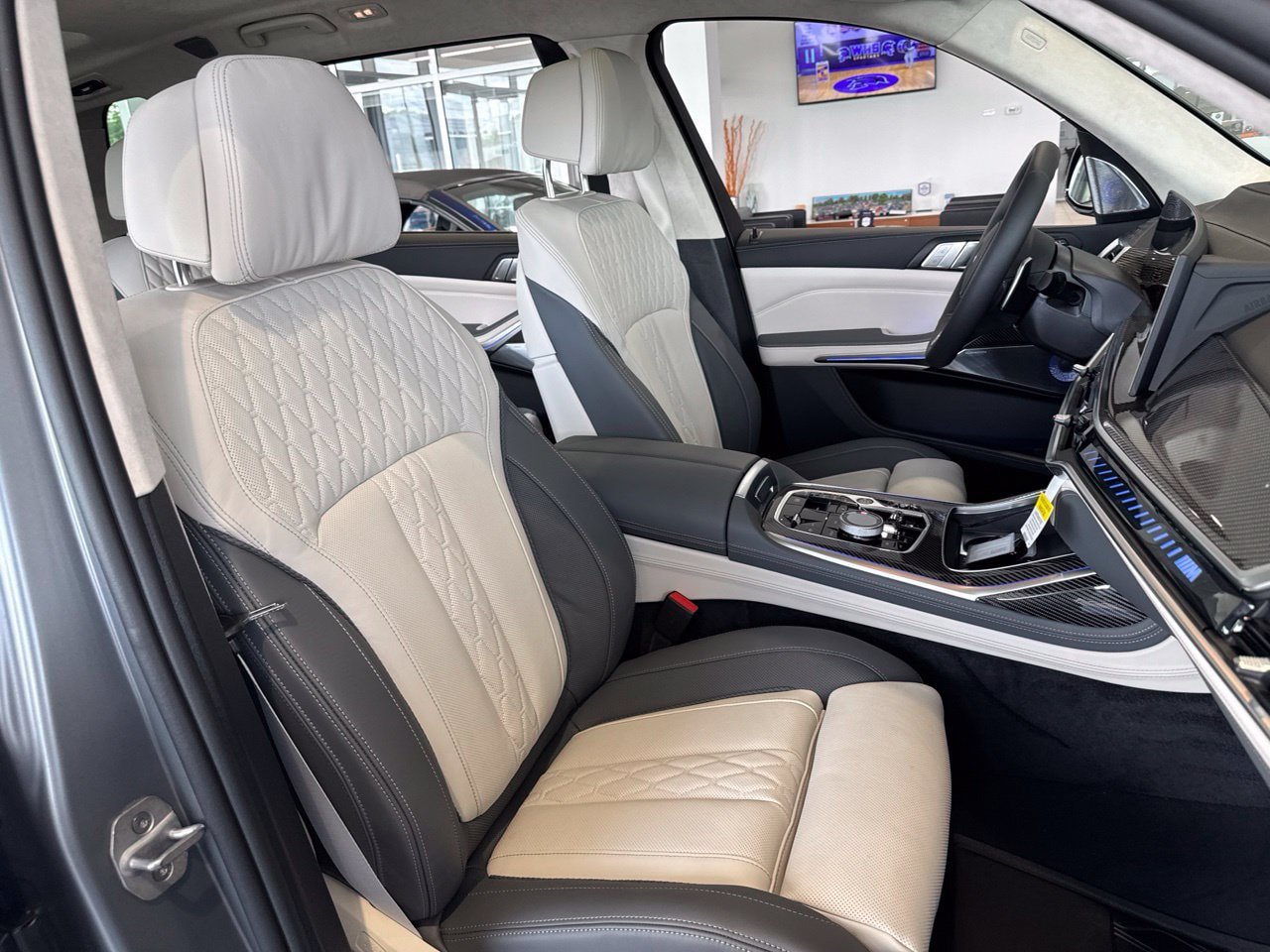 New 2027 BMW X7 M60i AWD/4WD image 59
