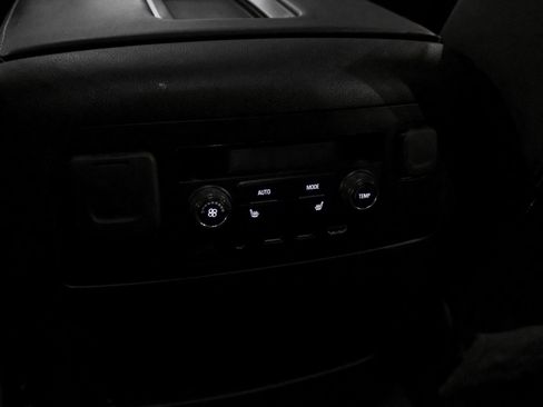 Used 2020 GMC Yukon SLT w/ Open Road Package AWD/4WD image 37