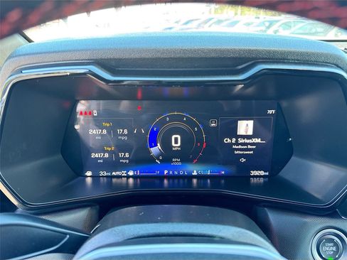 Used 2025 Chevrolet Colorado Z71 w/ Midnight Edition image 12