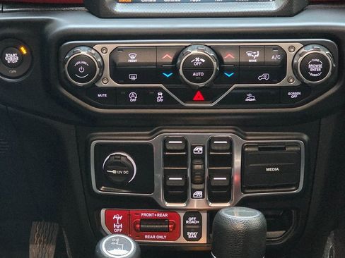 Used 2023 Jeep Gladiator Rubicon image 23