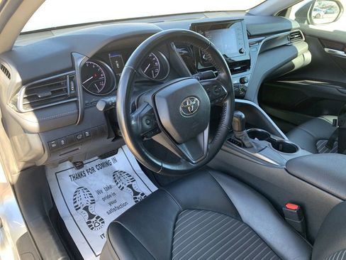 Used 2021 Toyota Camry SE w/ Convenience Package image 7