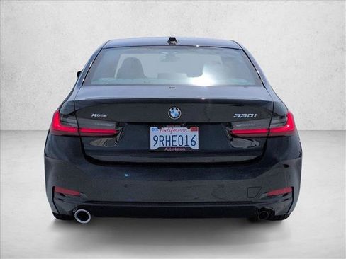 Used 2025 BMW 330i xDrive Sedan w/ Premium Package AWD/4WD image 7
