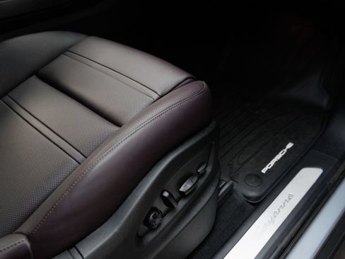 Certified 2026 Porsche Cayenne Coupe AWD/4WD image 40