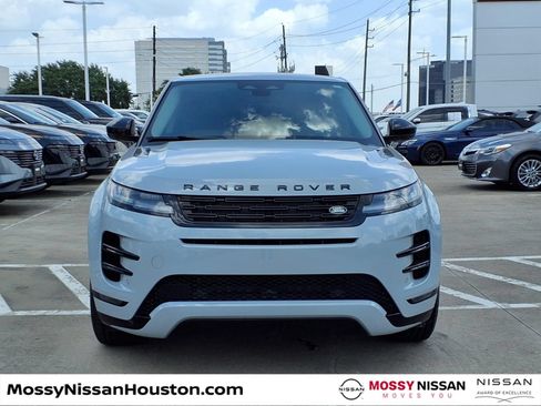 Used 2024 Land Rover Range Rover Evoque Dynamic SE AWD/4WD image 3