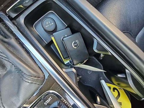 Used 2016 Volvo XC90 T6 Momentum w/ Protection Package Plus image 10