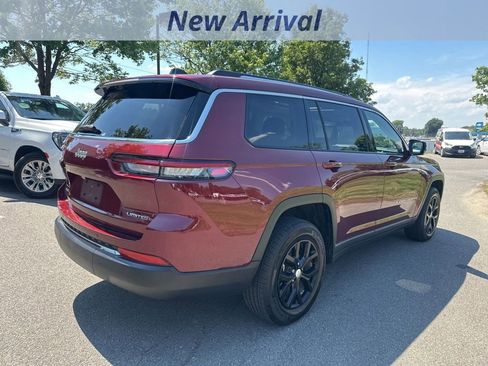 Used 2023 Jeep Grand Cherokee L Limited w/ Luxury Tech Group II AWD/4WD image 3