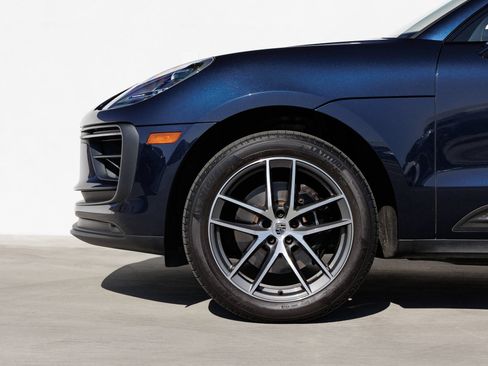 Certified 2023 Porsche Macan S AWD/4WD image 11