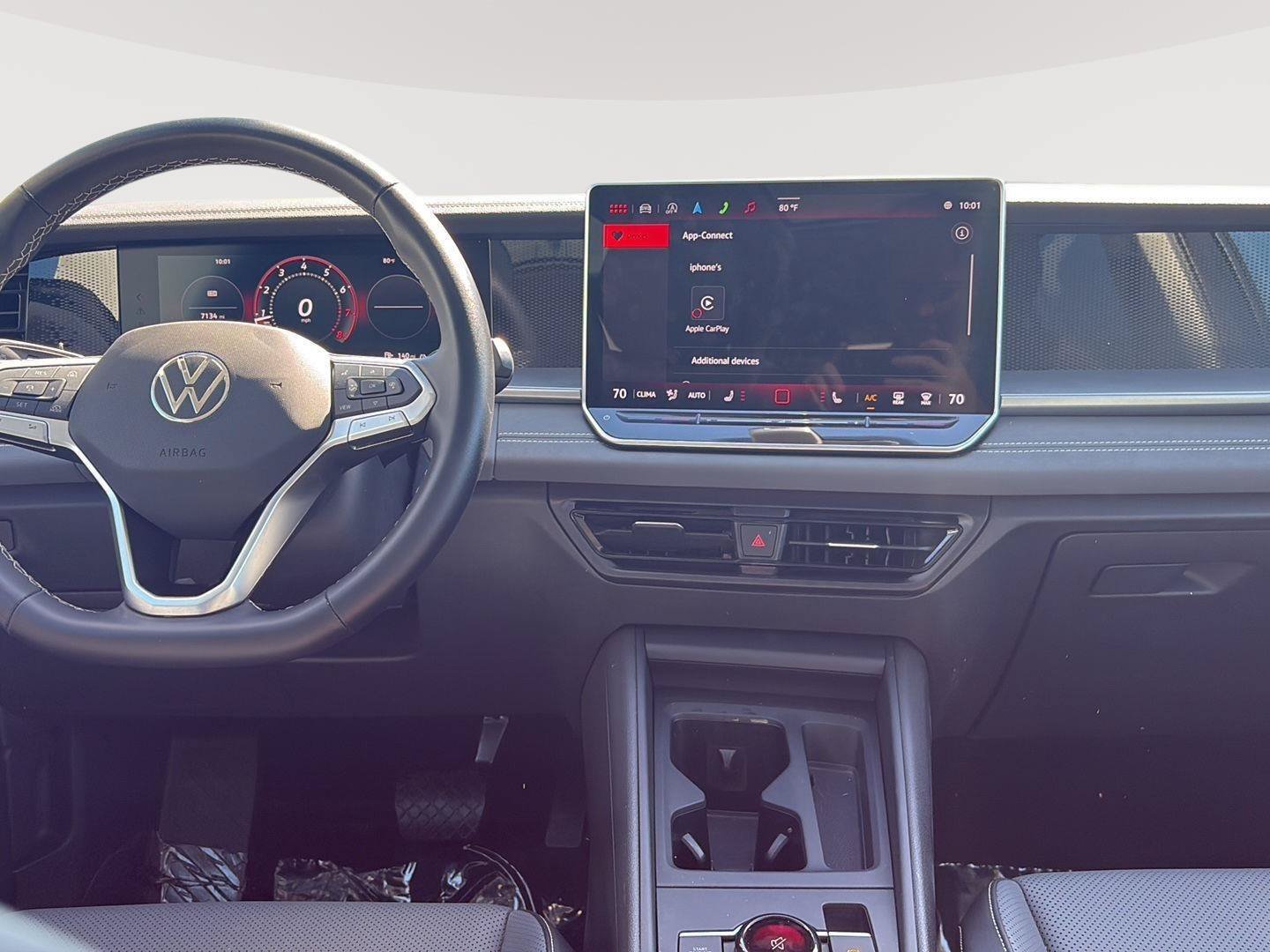 Used 2025 Volkswagen Tiguan SE w/ Panoramic Sunroof Package AWD/4WD image 5