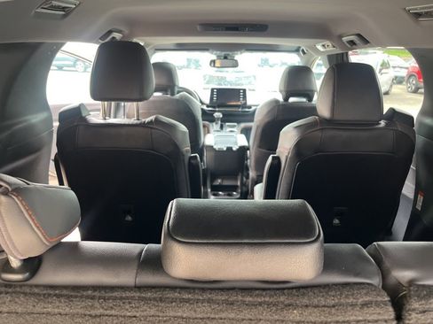 Used 2021 Toyota Sienna XSE w/ XSE Plus Package image 14