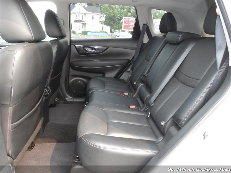 Used 2018 Nissan Rogue SL w/ Premium Package AWD/4WD image 14