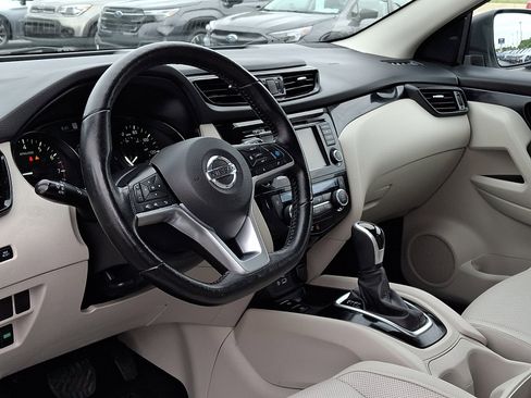 Used 2021 Nissan Rogue Sport SL AWD/4WD image 16