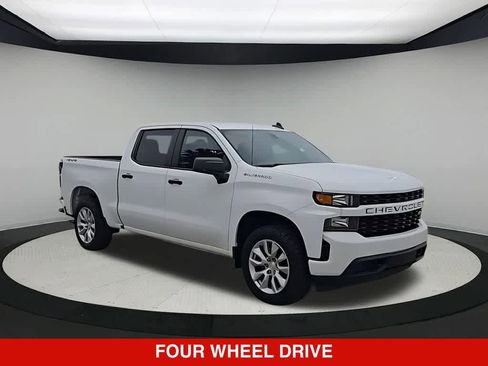 Used 2020 Chevrolet Silverado 1500 Custom w/ Custom Value Package AWD/4WD image 2