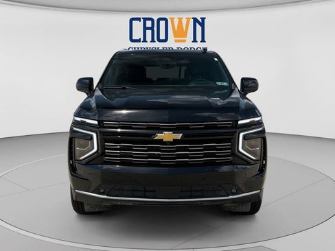 Used 2025 Chevrolet Suburban High Country AWD/4WD image 8