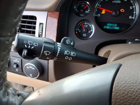 Used 2013 GMC Yukon XL SLT w/ SLT-2 Equipment Package image 18