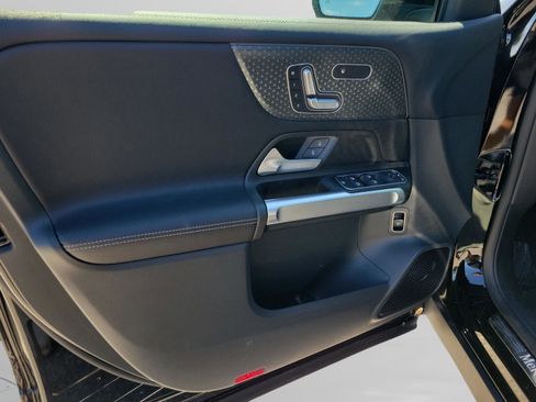 Certified 2025 Mercedes-Benz GLB 250 image 16