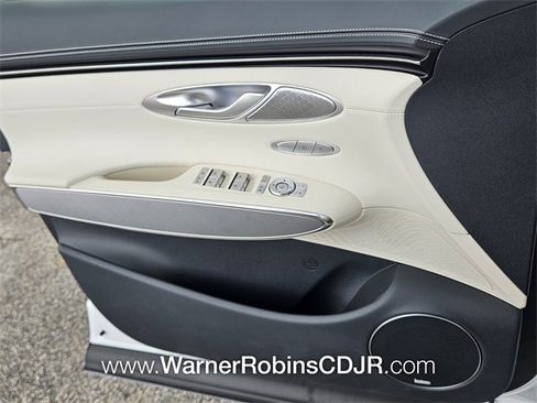 Used 2025 Genesis Electrified GV70 w/ Prestige Package image 32