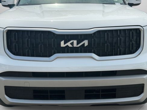 Certified 2024 Kia Telluride EX FWD image 11