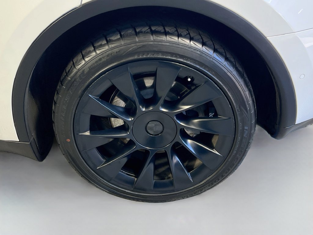 Used 2022 Tesla Model Y Long Range AWD/4WD image 31