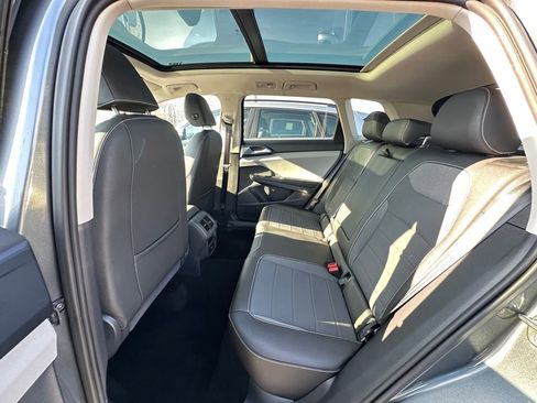 Used 2024 Volkswagen Taos SE image 20