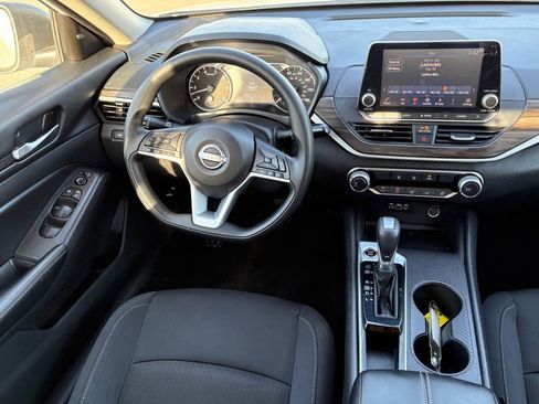 Certified 2025 Nissan Altima 2.5 SV image 13