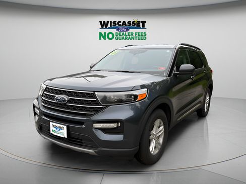 Certified 2022 Ford Explorer XLT w/ Equipment Group 202A AWD/4WD image 17