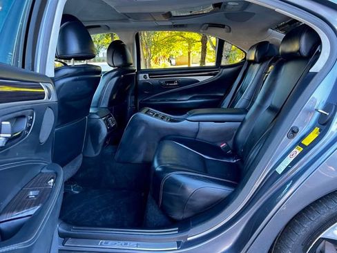 Used 2014 Lexus LS 600h L image 22