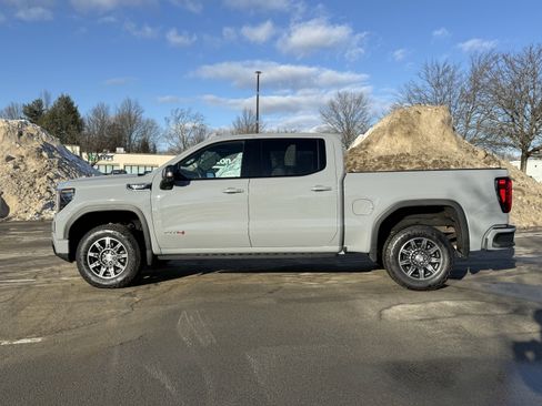 Used 2024 GMC Sierra 1500 AT4 w/ AT4 Premium Package image 7