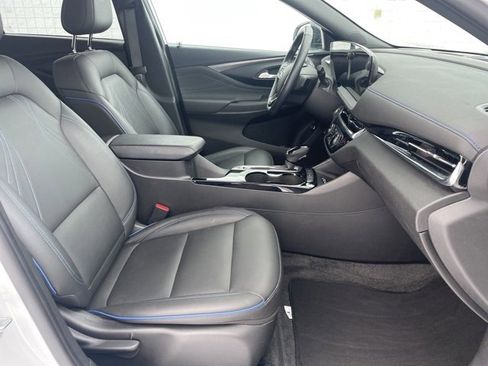 Used 2025 Buick Envista Sport Touring image 15