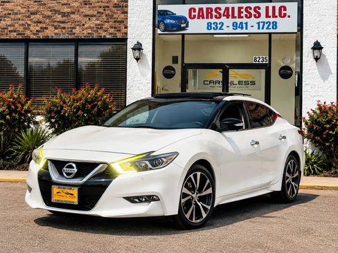 Used 2017 Nissan Maxima Platinum w/ Interior Lighting Package FWD image 10