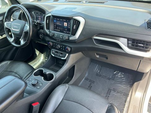 Used 2022 GMC Terrain SLT image 30