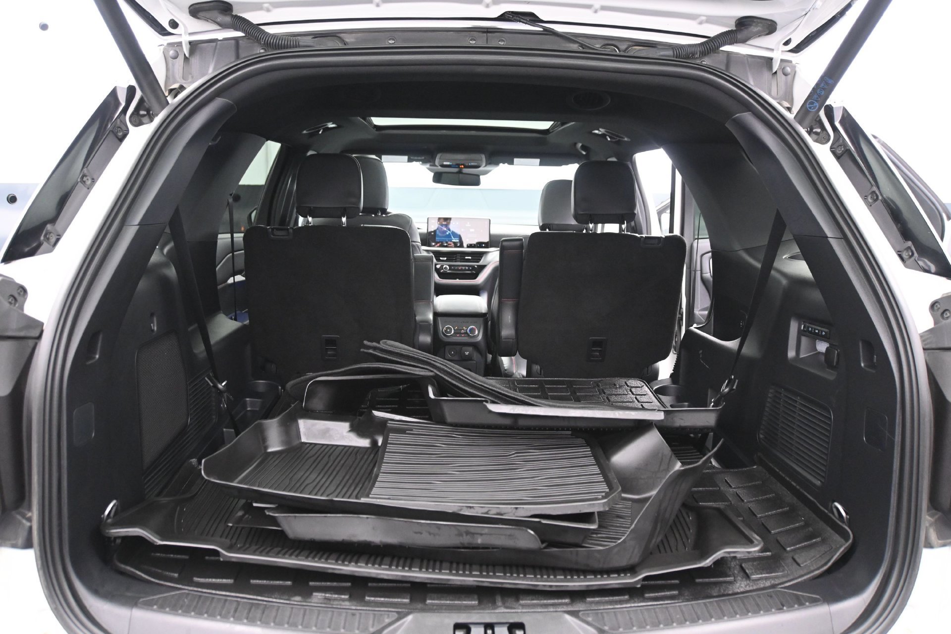 Used 2025 Ford Explorer ST w/ Sun And Sound Package AWD/4WD image 15